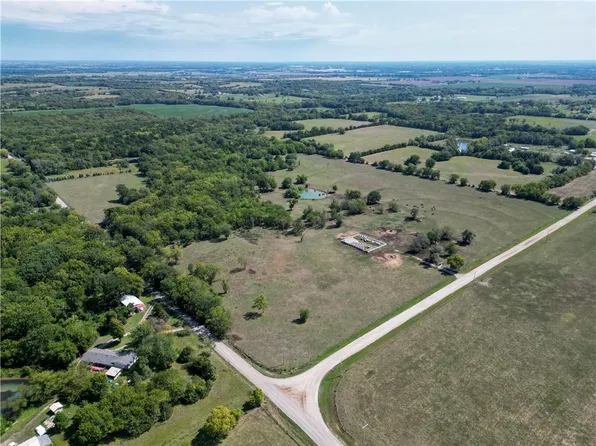 2332 Riley Rd, Ottawa, KS 66067