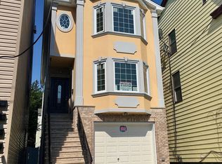 112 N 2nd St, Harrison, NJ 07029