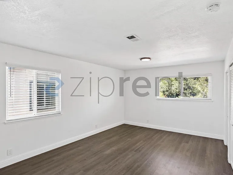 378 Spring Valley Ln — Photo 19