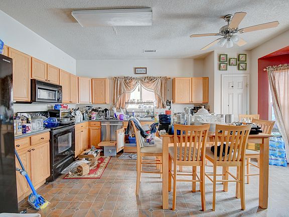5th image of 2423 Wexford St NW