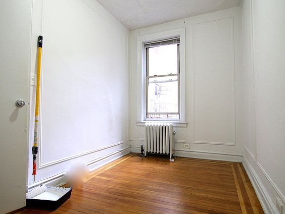 5th image of 703 W 184th St APT 2D
