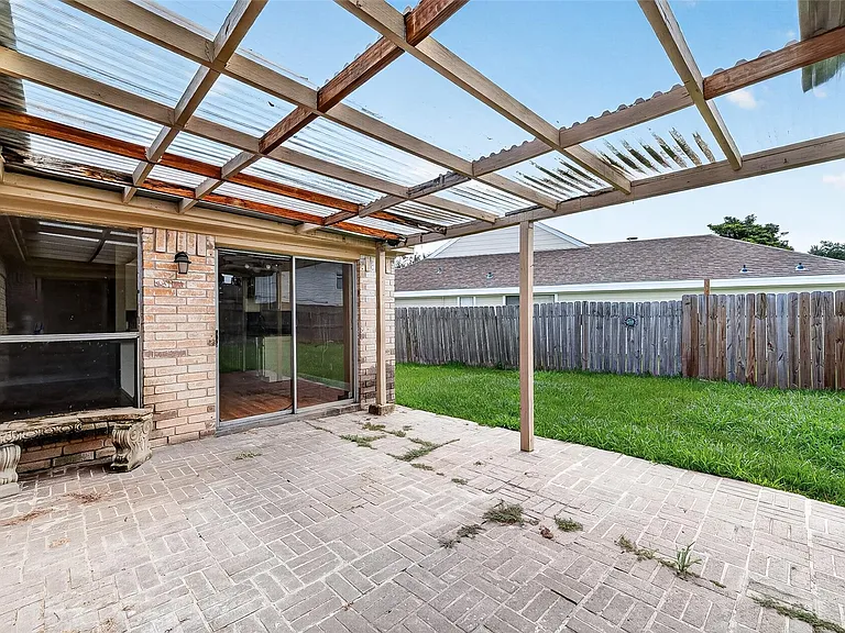 13847 Cherry Hollow Ln — Photo 38