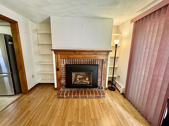 3rd image of 25 Bay State Rd #B