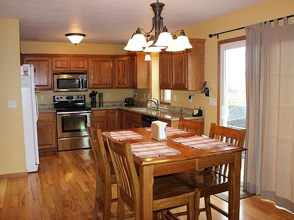 5th image of 1123 Sandalwood Ct SW