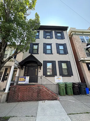 636 N New St Photo 1