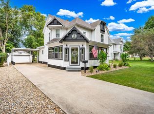 467 E 2nd St, El Paso, IL 61738