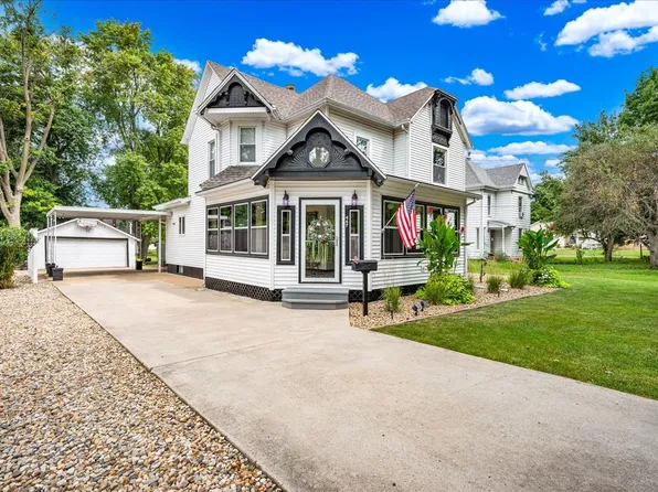 467 E 2nd St, El Paso, IL 61738