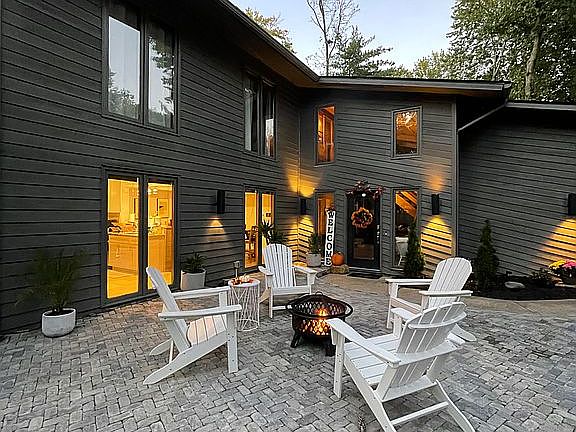 2nd image of 10456 Oak Branch Trl