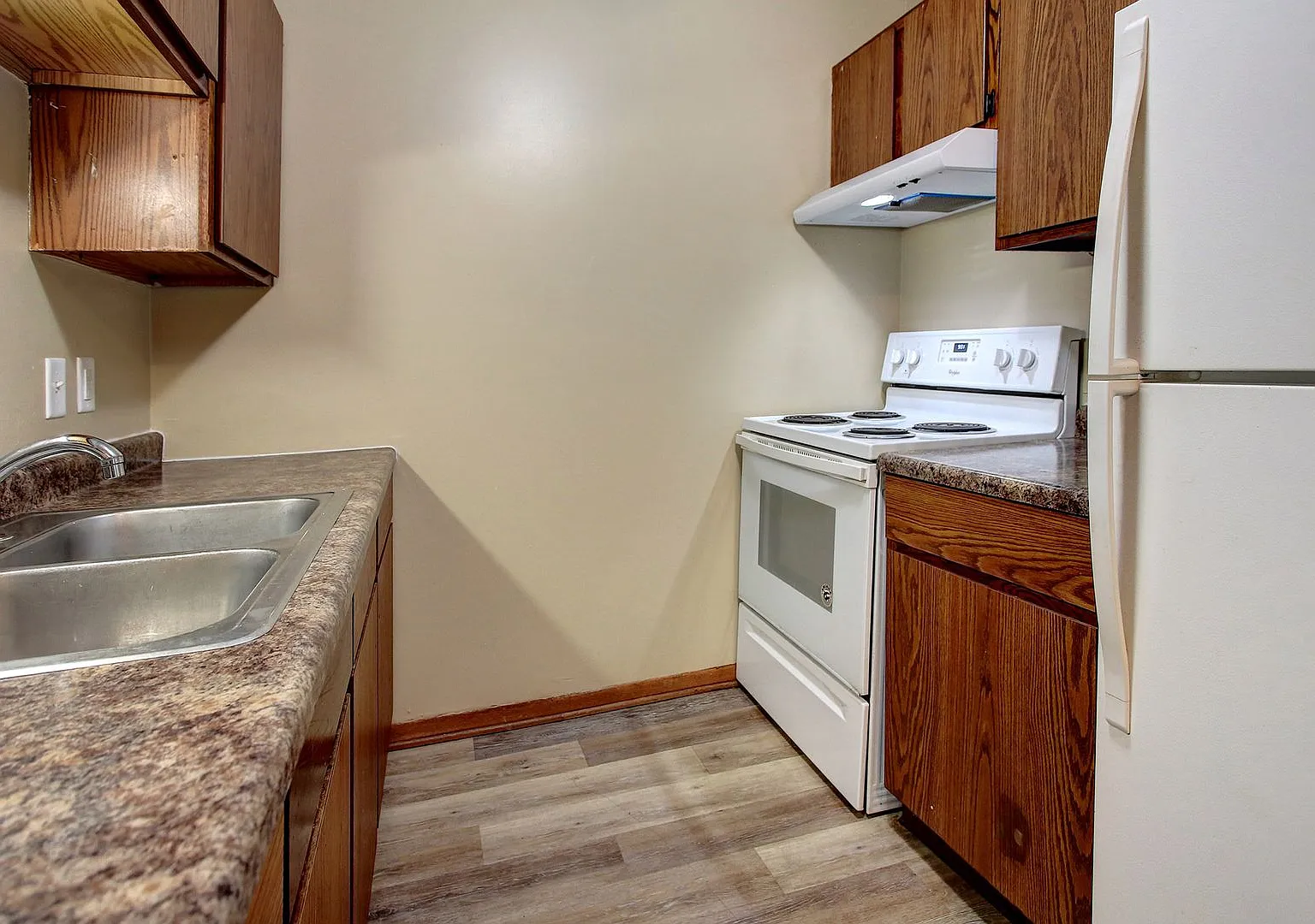 2 Bed - 1 Bath - Garage - Deck — Photo 4