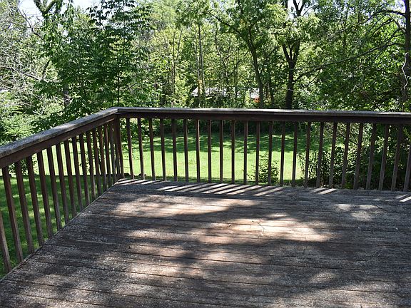 2nd image of 240 W Circle Dr
