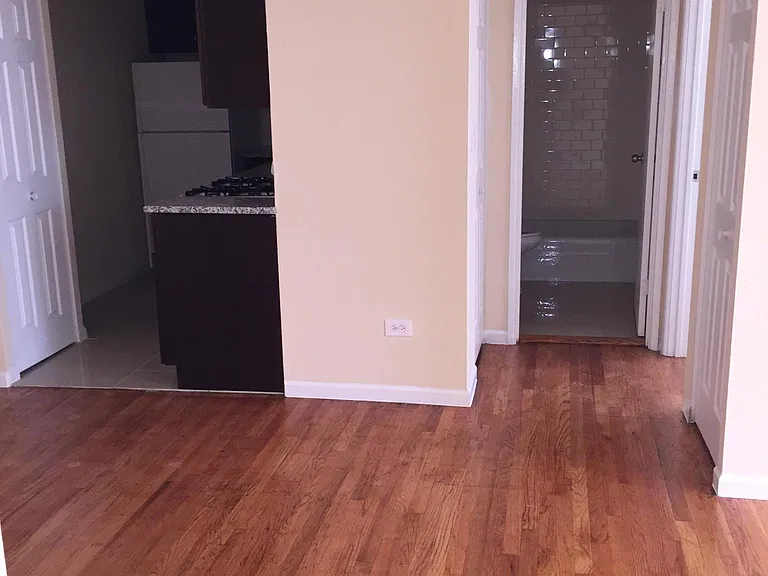 1025 W Hollywood Ave #516 — Photo 3