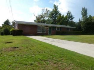 1940 Winston Dr, Macon, GA 31206