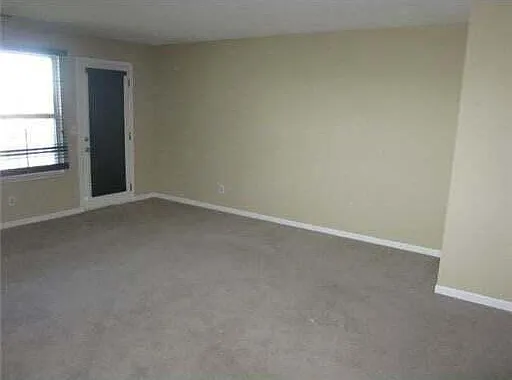 123 Fieldcrest St #303 — Photo 3