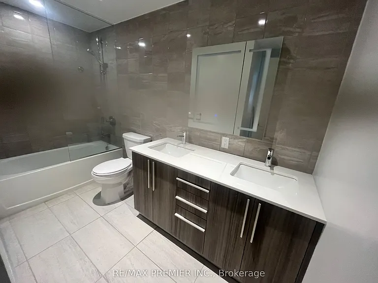 8 Cumberland St #3506 — Photo 25