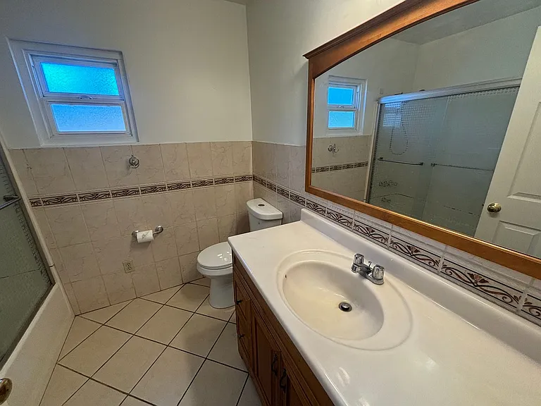 4040 Toland Way — Photo 7