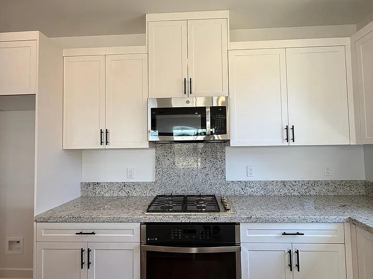 156 Coiner St — Photo 16