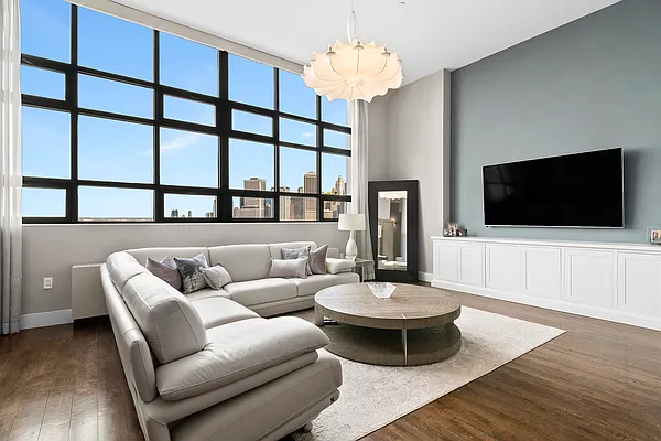 Sold by Compass | media 2