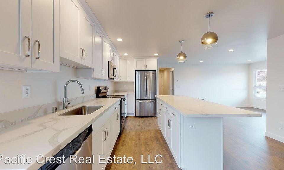 1st image of 909 6th Ave N APT 8