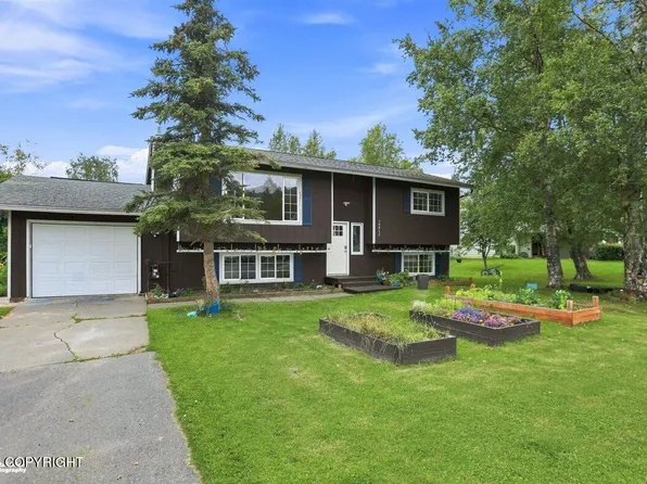 10812 Goodpaster Cir, Eagle River, AK 99577