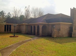 1207 E Pineshadows Dr, Sour Lake, TX 77659