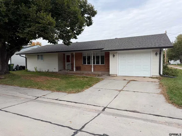 1421 Birch St, Henderson, NE 68371