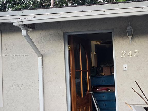 5th image of 242 NW 7th Ave