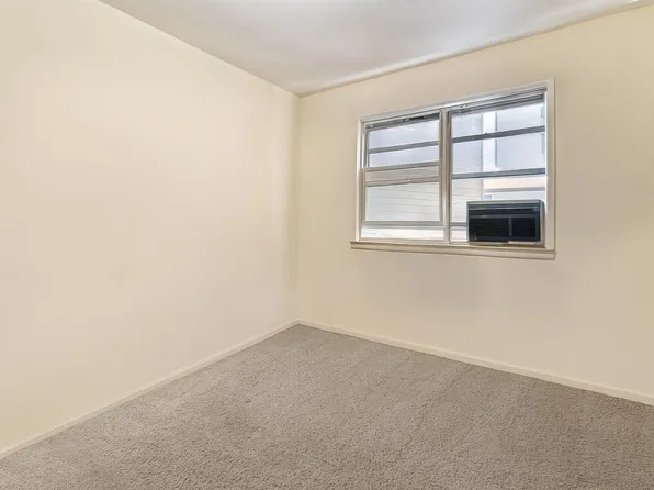 98 West 49th Street image 26 of 35