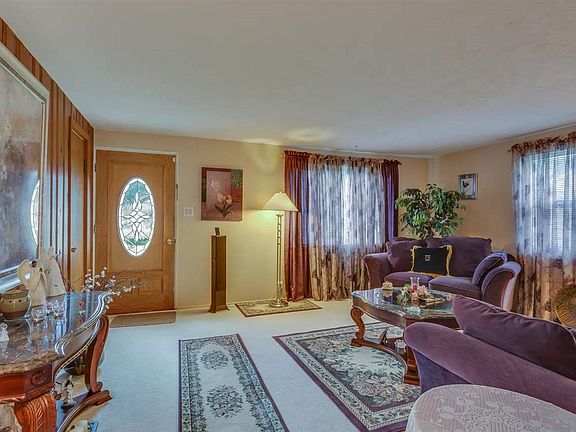 2nd image of 604 Manchester Dr