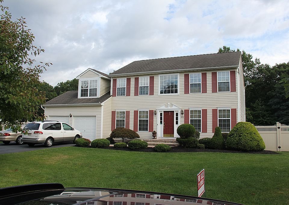 1st image of 222 Brittany Ln