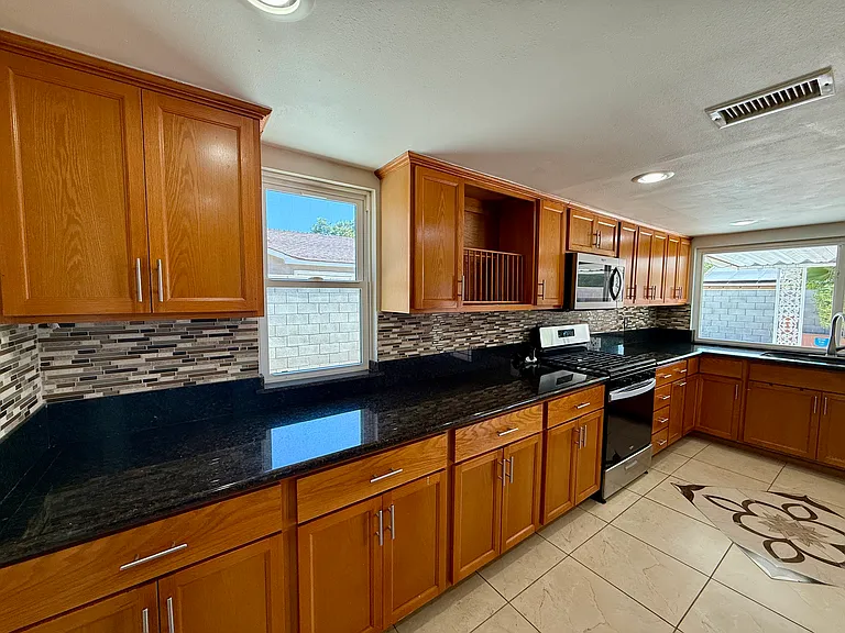 14340 Palmea Dr — Photo 5