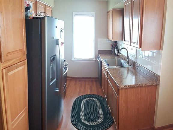 5th image of 1355 Oaklawn St NE