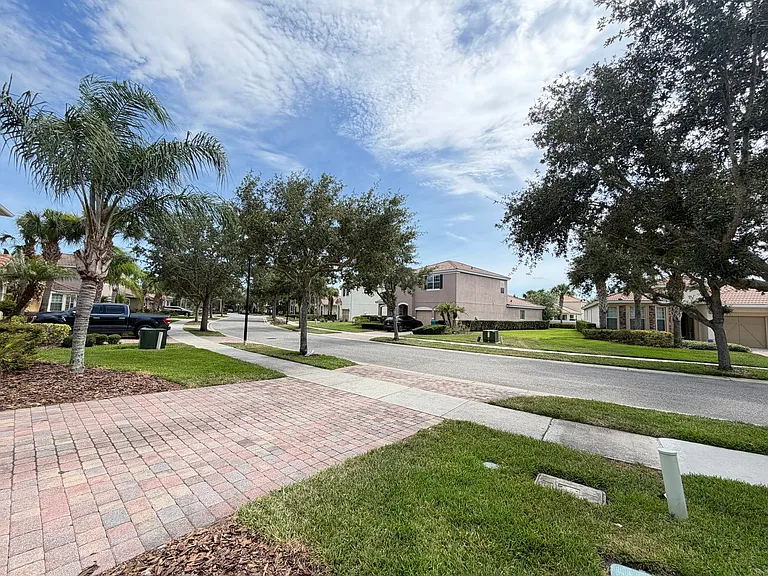 11867 Padua Ln — Photo 6