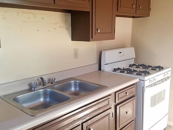 4th image of 3006 Avenue D