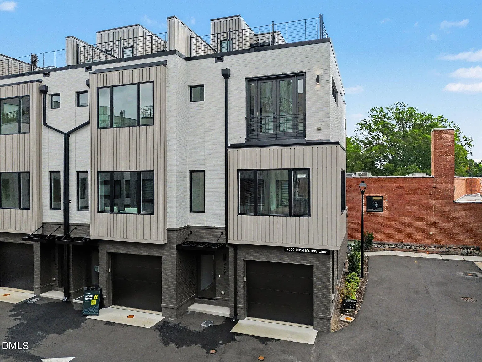 3 bed, 3.5 bath, $3,000 — Photo 1