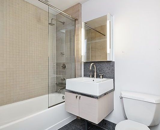 5th image of 120 Greenwich St APT 9F