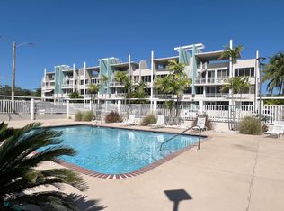 Gold Villas (Condominio), Vega Alta, PR 00692