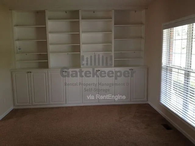 309 Hambrick Park — Photo 5