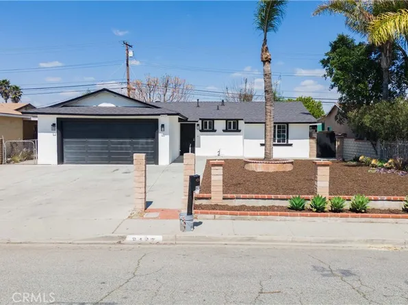 8427 Via Norte Dr, Riverside, CA 92503
