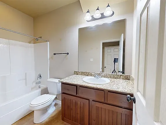 3361 Keefer Loop — Photo 2