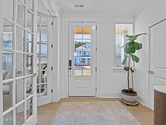 4th image of 4025 Watersail Drive