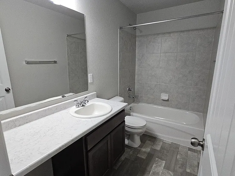 1055 Petra Hts — Photo 16