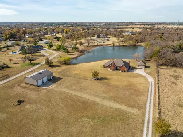 1725 N Dobbs Rd, Harrah, OK 73045