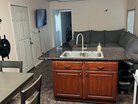 4th image of 3701 S WATSON Road #27