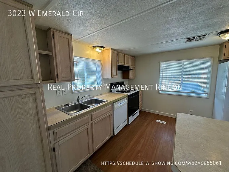 3023 W Emerald Cir — Photo 4