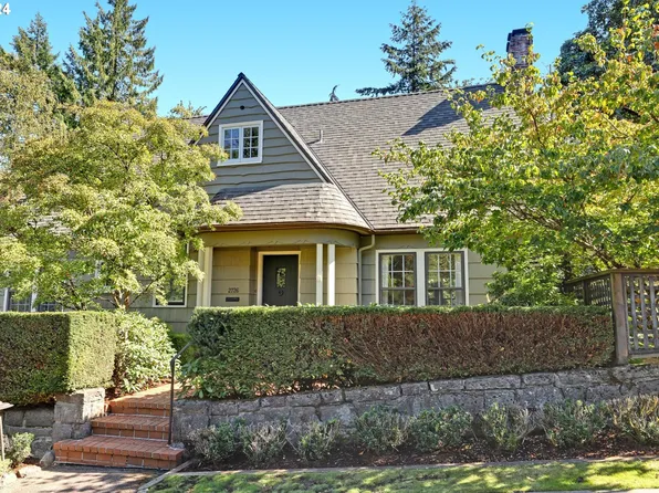 2726 SW English Ln, Portland, OR 97201