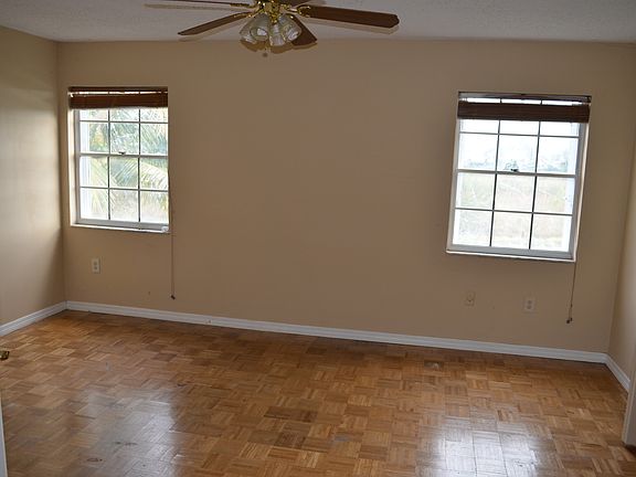 4th image of 9824 W Daffodil Ln