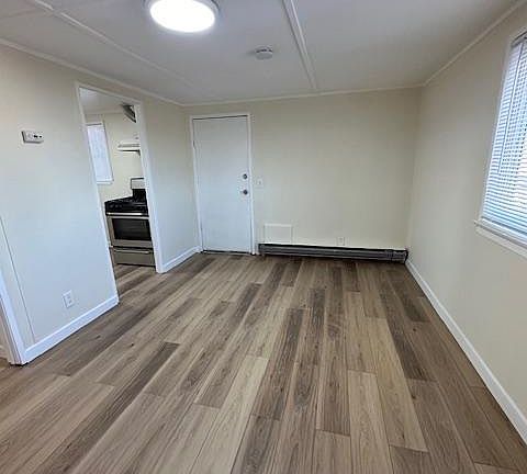 2nd image of 2940 Leonard St #2940