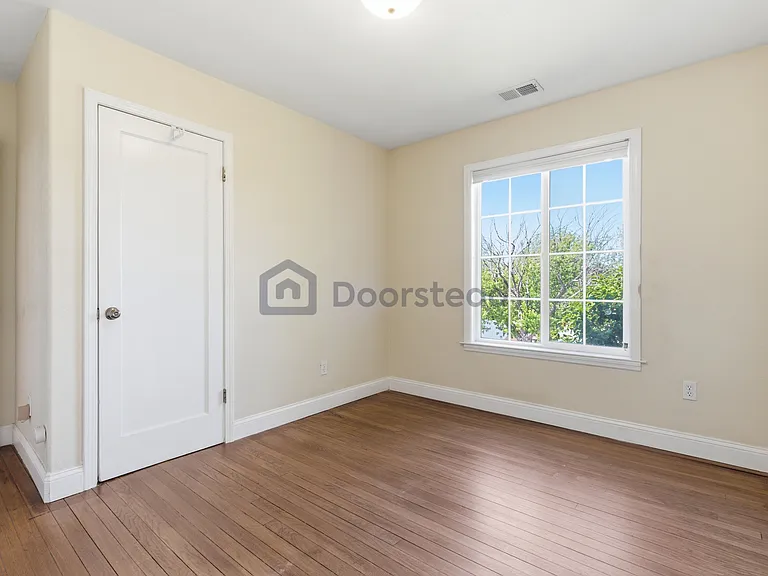 1429 Magazine St — Photo 25
