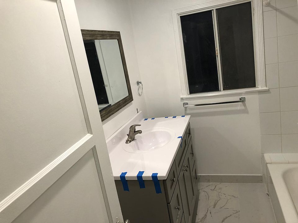 1st image of 3521 W 59th St