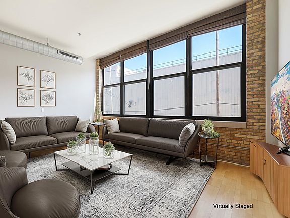 3rd image of 1924 N Hubbard St APT 213